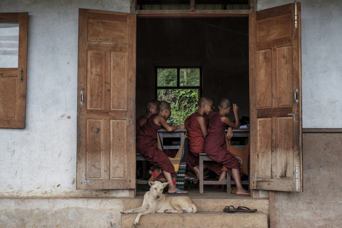 Novicios birmanos: Un largo camino a la espiritualidad